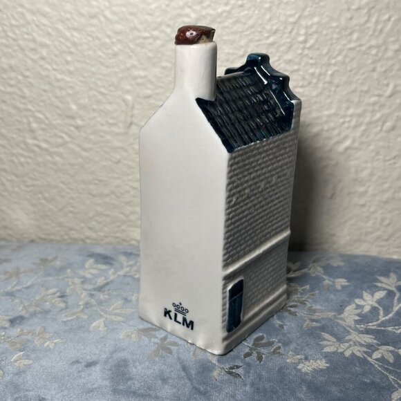 KLM Delft Blue Ceramic House Bottle No. 45 *Empty* - Picture 4 of 9